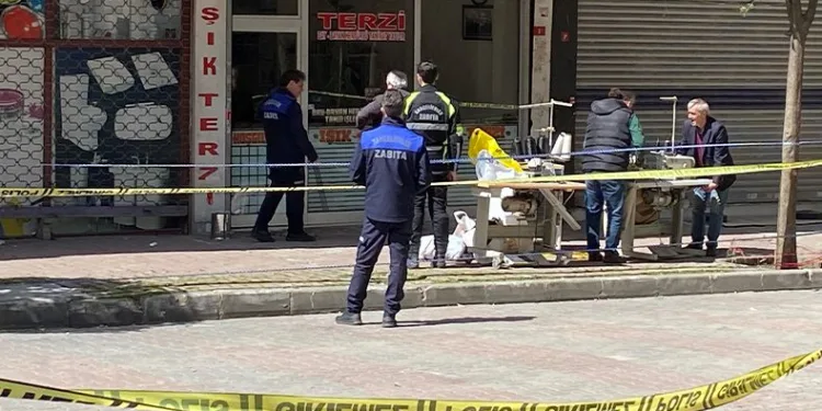 Kolonları çatlayan binadan taşınma