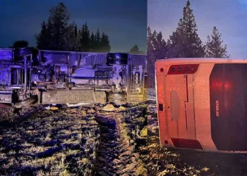 Mersin’de midibüs devrildi