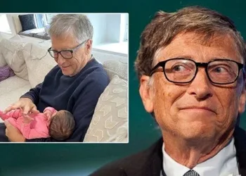 Bill Gates torunuyla ilk karesini paylaştı