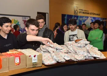 Çalışmak öğrencilerden, iftar ve sahur belediyeden