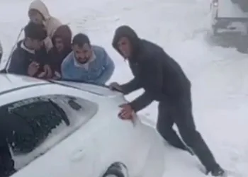 Kar ve tipide mahsur kaldılar