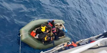 Ayvacık açıklarında 17 kaçak göçmen yakalandı