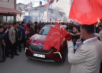 Yenişehirlilerden Türkiye’nin otomobiline yoğun ilgi