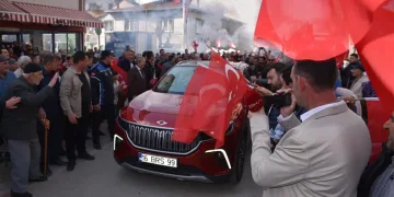 Yenişehirlilerden Türkiye’nin otomobiline yoğun ilgi