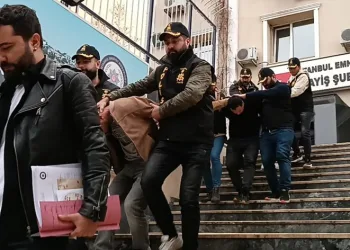 Gaspçılar, çatı tamiri için gelenler çıktı