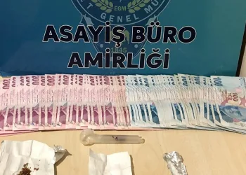 2 hırsızlık zanlısı ve 3 uyuşturucu taciri tutuklandı