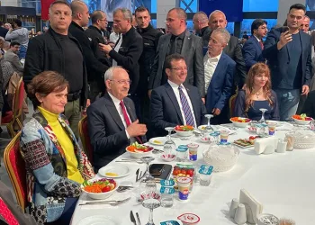 Kılıçdaroğlu esnafların iftar programına katıldı
