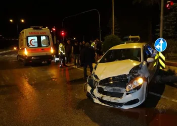 Kırmızı ışık ihlali kazaya neden oldu