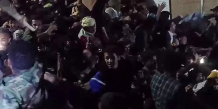 Yemen’de yardım dağıtımında izdiham