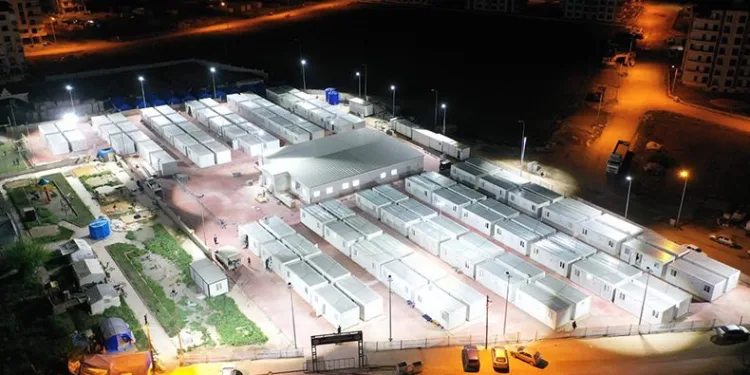 Afetzede aile bayrama yeni yuvalarında girdi