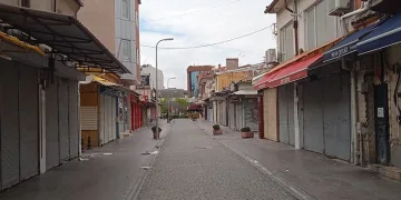 Bayramın ilk günü çarşıda sessizlik