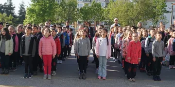 Öğrenciler yeniden ders başı yaptı
