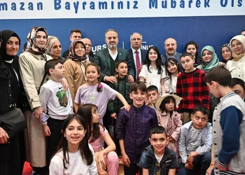 Bayramda depremzede, şehit aileleri ve gazilerle buluşma