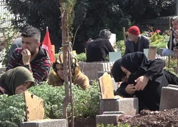 Deprem hüzünlü hikayeler bıraktı