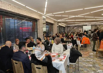 Geliri öğrenciler için iftar programı
