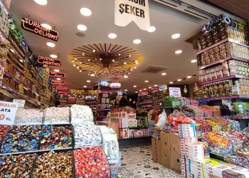 “Ramazan’da daha çok yerli turistler alışverişe geliyor”
