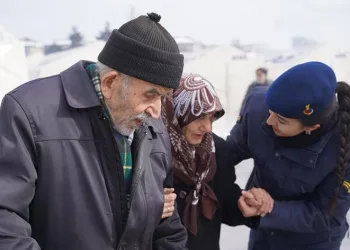 Kadın Astsubaylar deprem bölgesinde