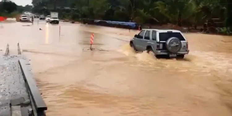 Tayland’da şiddetli fırtına ve dolu