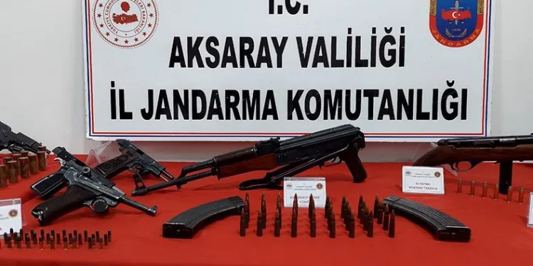 Fırın bacasından cephanelik çıktı