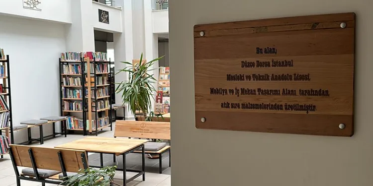 Atık malzemelerden kütüphane