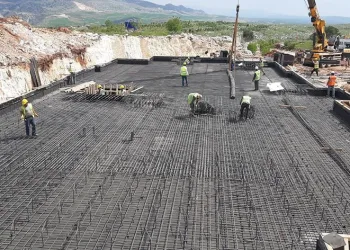 Kalıcı konutların yapımı sürüyor