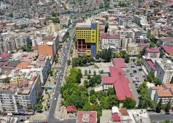 Dünyanın en saçma binası’nın yerine çarşı kuruluyor