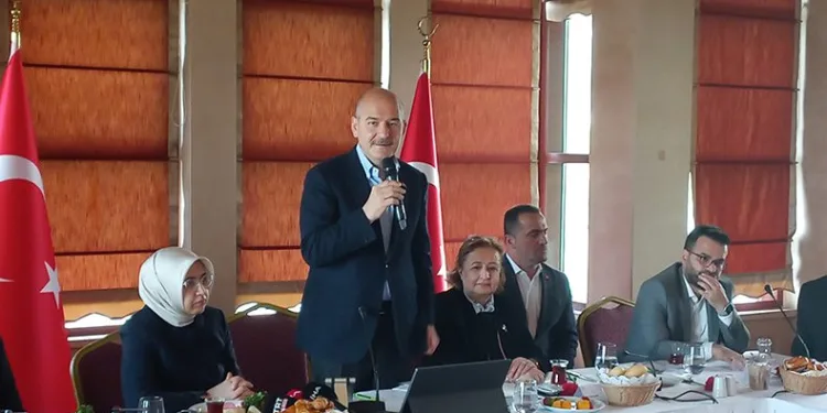 “KADES uygulamasını 5 milyon 205 bin kadın indirdi”