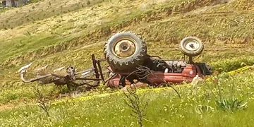 Traktörünün altında kalan çiftçi vefat etti