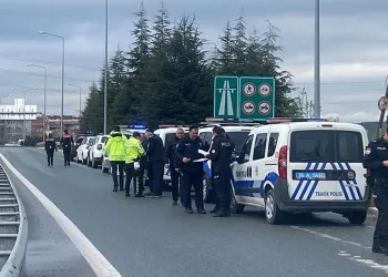 ‘Dur’ ihtarına uymayan şüpheli polise çarptı