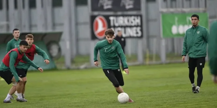 Bursaspor hazırlıklarını sürdürdü