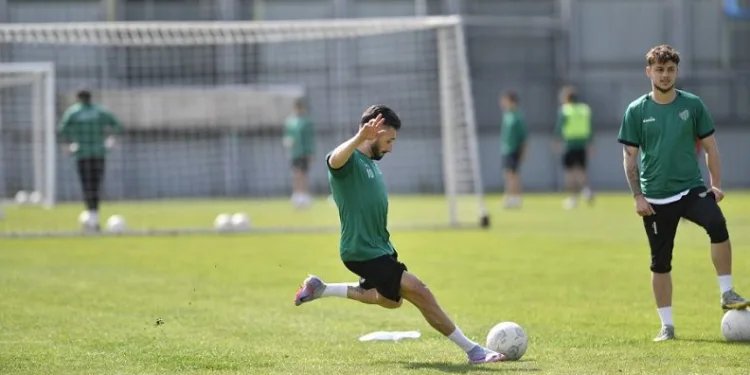 Bursaspor hazırlıklarına devam etti