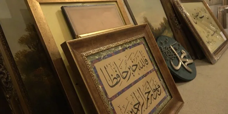 Eserleri depremzedeler için açık arttırmaya çıkardılar