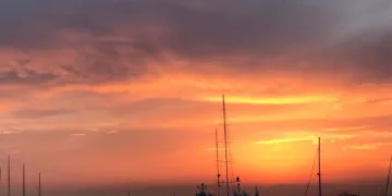 Kadıköy’de kartpostallık gün doğumu