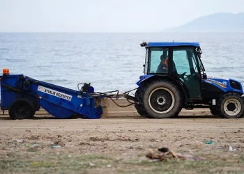 Plajlar sezona hazırlanıyor