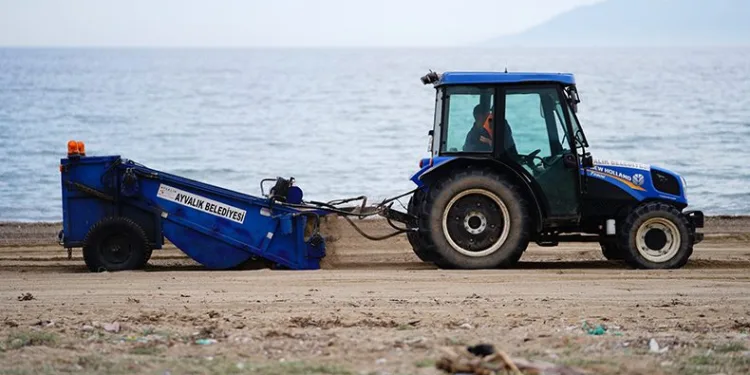 Plajlar sezona hazırlanıyor