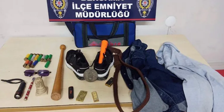 Evlerine hırsız girdi, şüpheliler yakalanınca öğrendiler