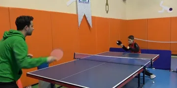 Yaşıtları oyuncaklarla oynarken, o turnuvaya hazırlanıyor