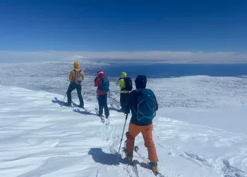 Nemrut Dağı’nda dağ kayağı