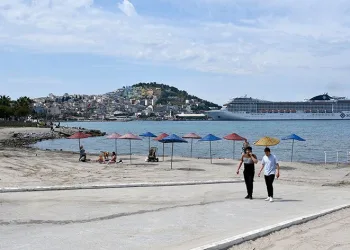 Kuşadası’nın plajları yaza hazırlanıyor