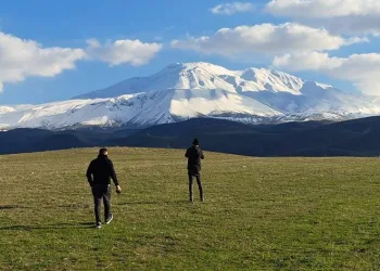 Süphan Dağı beyaza büründü