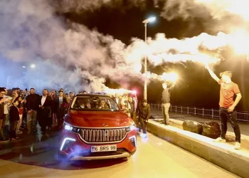 Mudanya sahilinde gençlere sürpriz buluşma