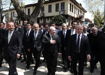 Varank, seçim çalışmalarını Togg ile başlattı