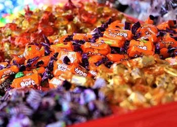 Bayram şekerleri tezgahlarda