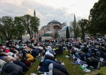 Bayram namazı sebebiyle camiler doldu