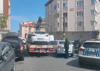İki genç araçta başlarından vurulmuş halde bulundu