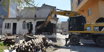 Yıldırım’da 137 kaçak yapı yıkıldı