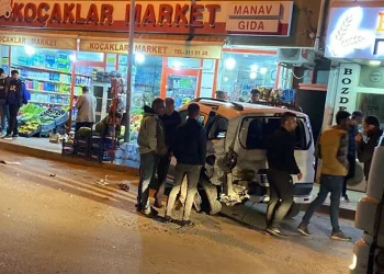 Kontrolden çıkan pikap 6 aracı biçti