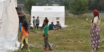 2 saatlik sağanak dereyi taşırdı