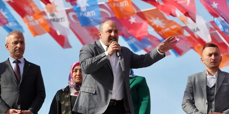 Bakan Varank: “Siyasette şiddet olmaz”