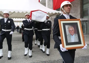 Eski milletvekili Abdullah Özer, son yolculuğuna uğurlandı